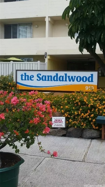 910 Ahana St #601, Honolulu, HI 96814