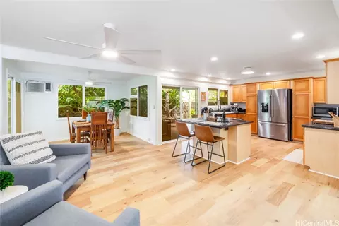 335 Manono St, Kailua, HI 96734