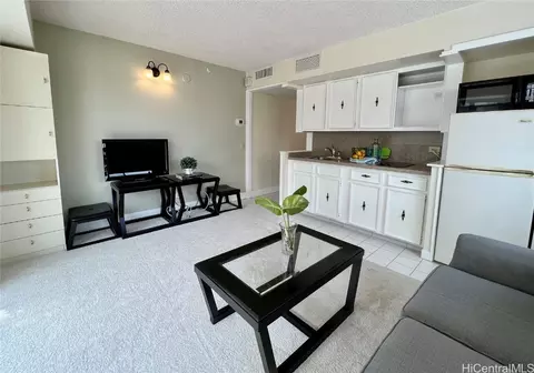 2440 Kuhio Ave #501, Honolulu, HI 96815