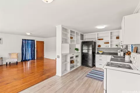 94-1306 Huakai St, Waipahu, HI 96797