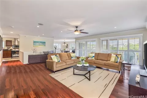 2762 Kalawao St #31, Honolulu, HI 96822