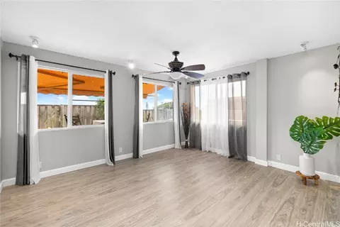 94-864 Lelepua St #3C, Waipahu, HI 96797