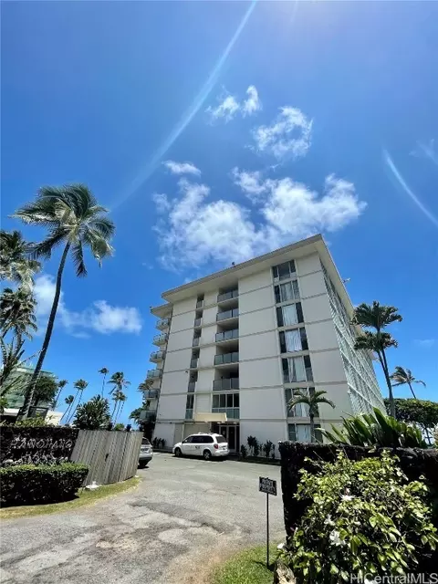53-549 Kamehameha Hwy #105, Hauula, HI 96717
