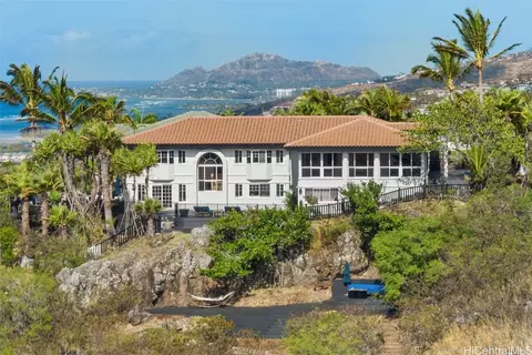 146 Hoahana Pl, Honolulu, HI 96825