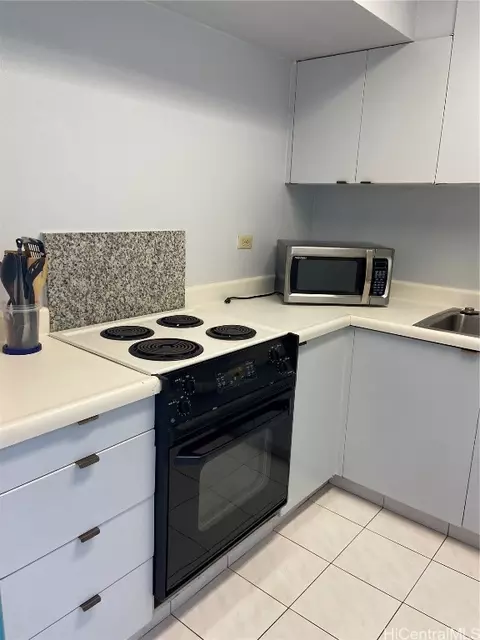 1909 Ala Wai Blvd #1102, Honolulu, HI 96815