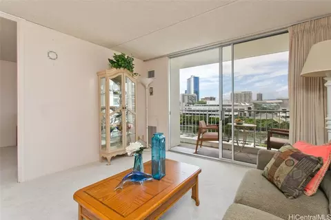 400 Hobron Ln #810, Honolulu, HI 96815