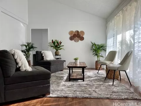 1609 Palamoi St, Pearl City, HI 96782