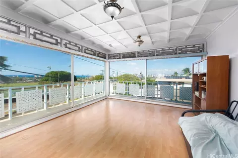 804 12th Ave, Honolulu, HI 96816
