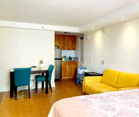 444 Niu St #901, Honolulu, HI 96815