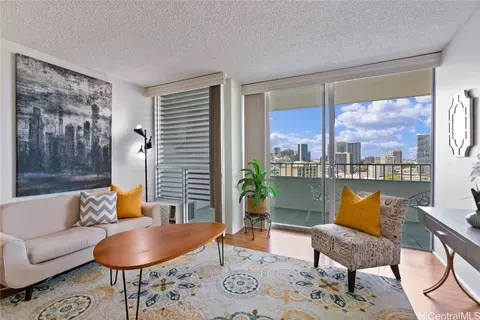 1400 Pensacola St #1203, Honolulu, HI 96822