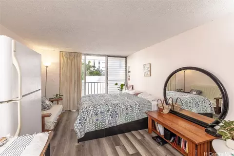 441 Lewers St #302, Honolulu, HI 96815