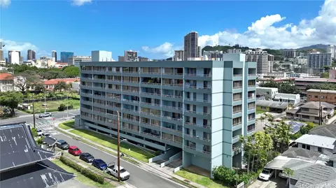 1122 Elm St #208, Honolulu, HI 96814