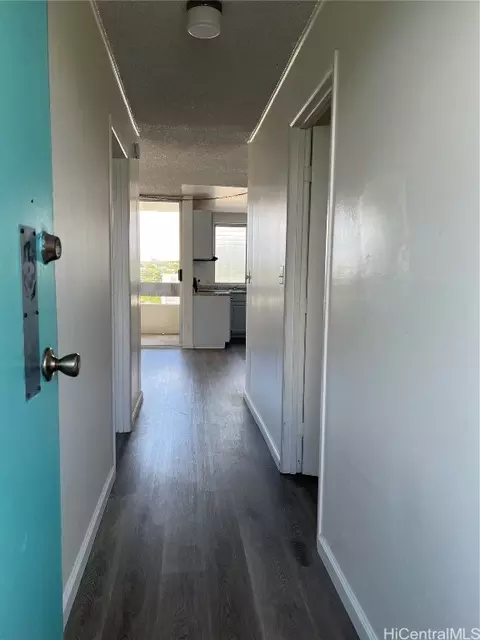 1555 Pohaku St #B604, Honolulu, HI 96817