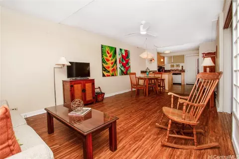 1423 Emerson St #101, Honolulu, HI 96813