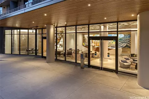 987 Queen St #602, Honolulu, HI 96814