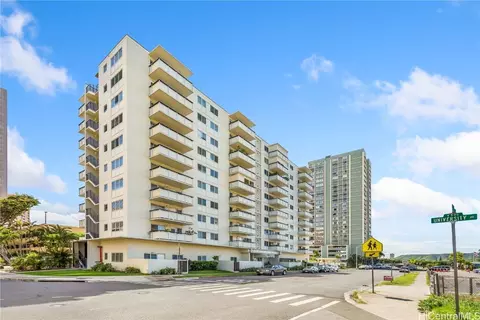 509 University Ave #702, Honolulu, HI 96826