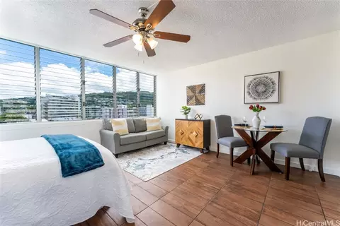 1550 Wilder Ave #A801, Honolulu, HI 96822