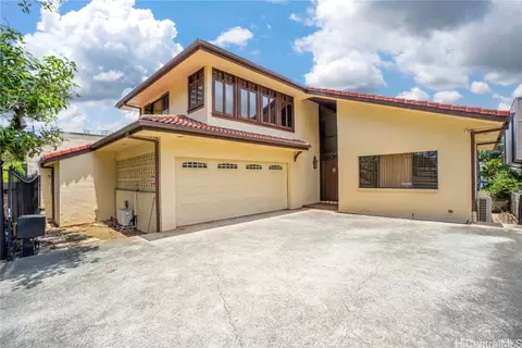 1572 Kalakaua Ave, Honolulu, HI 96826