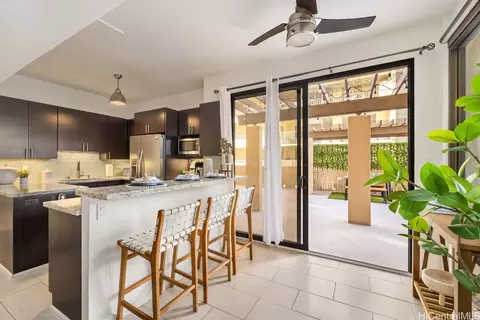 430 Lewers St #502, Honolulu, HI 96815