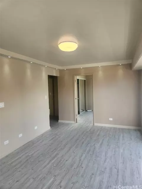 1635 Dole St #601, Honolulu, HI 96822