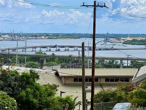 99-398 Hakina St, Aiea, HI 96701