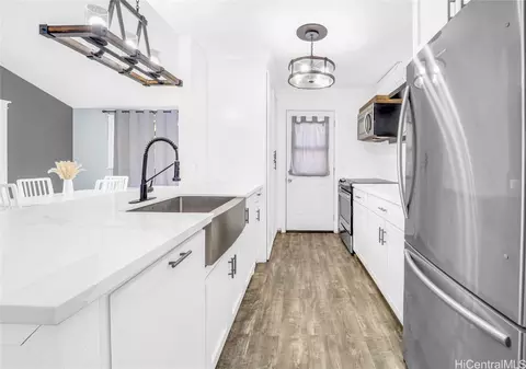 95-702 Makaiolani St, Mililani, HI 96789