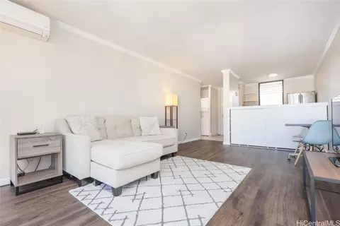 1561 Pensacola St #1002, Honolulu, HI 96822