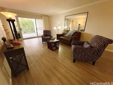 469 Ena Rd #504, Honolulu, HI 96815