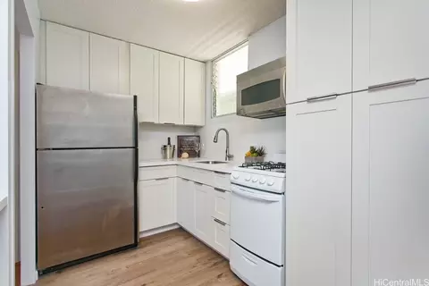 212 Huali St #203, Honolulu, HI 96813