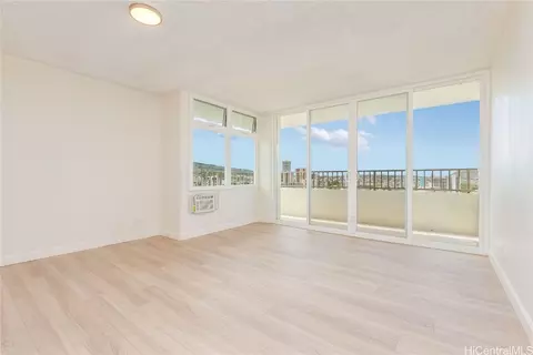 796 Isenberg St #18J, Honolulu, HI 96826