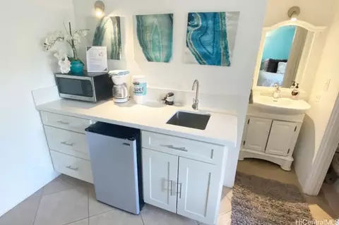 2463 Kuhio Ave #310, Honolulu, HI 96815