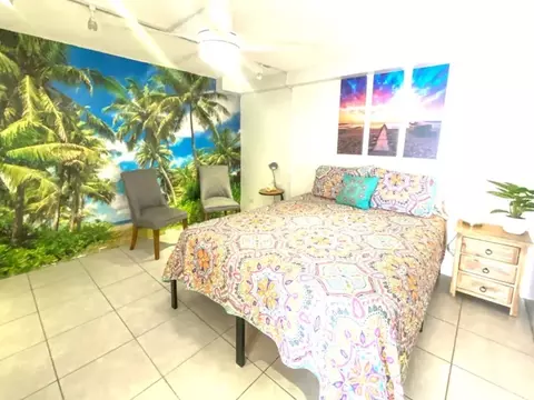 2463 Kuhio Ave #210, Honolulu, HI 96815