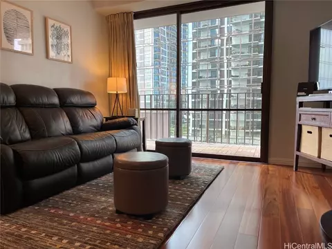 225 Queen St #10E, Honolulu, HI 96813