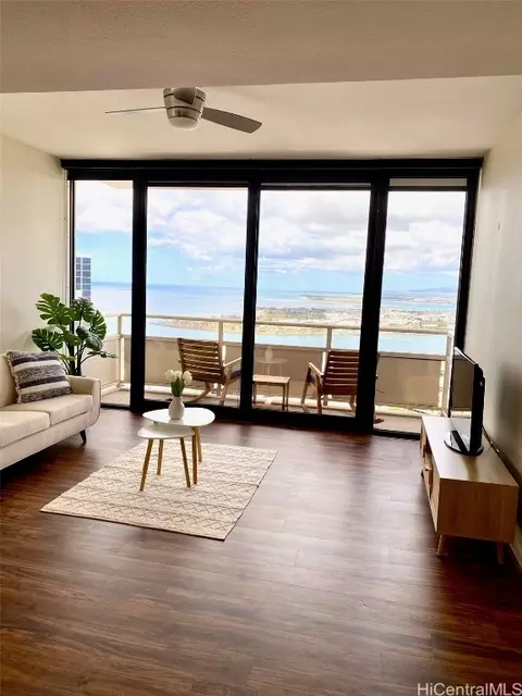600 Queen St #4104, Honolulu, HI 96813
