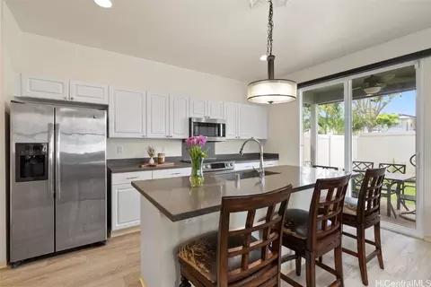 91-6221 Kapolei Pkwy #208, Ewa Beach, HI 96706