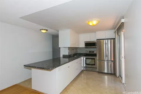 1099 Ala Napunani St #101, Honolulu, HI 96818