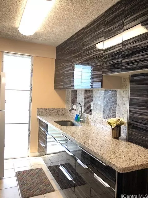 1670 Kalakaua Ave #904, Honolulu, HI 96826