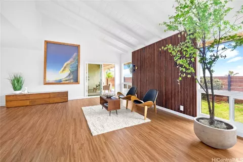 98-1751 Kupukupu St, Aiea, HI 96701