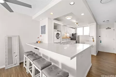 1676 Ala Moana Blvd #1002, Honolulu, HI 96815