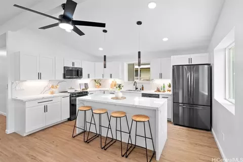 99-645 Ulune St, Aiea, HI 96701