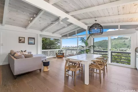 3401 Paty Dr, Honolulu, HI 96822
