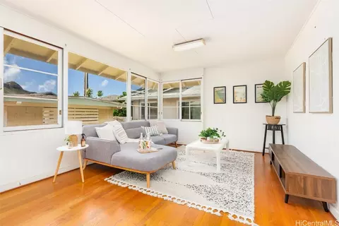 3222 Francis St, Honolulu, HI 96815