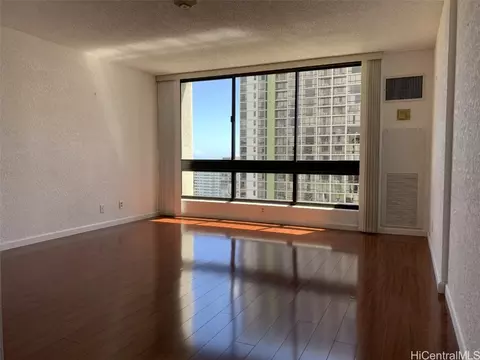 300 Wai Nani Way #I1907, Honolulu, HI 96815