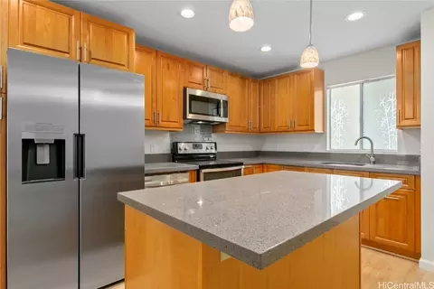 94-602 Lumiaina St #V203, Waipahu, HI 96797