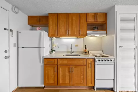 824 Kinau St #1108, Honolulu, HI 96813