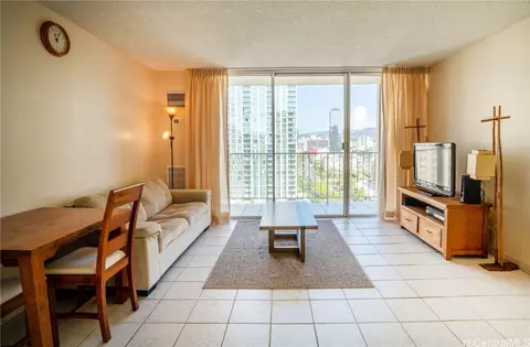 1925 Kalakaua Ave #1804, Honolulu, HI 96815