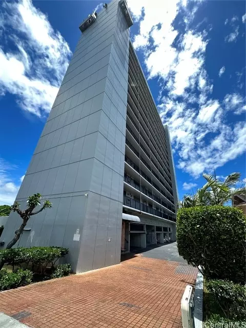 1541 Dominis St #602, Honolulu, HI 96822