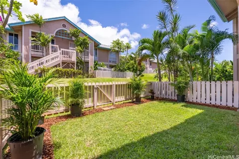 94-870 Lumiauau St #L102, Waipahu, HI 96797