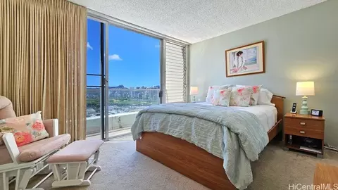 555 University Ave #1705, Honolulu, HI 96826