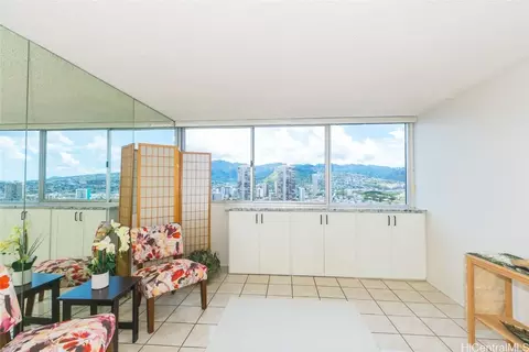 2211 Ala Wai Blvd #2812, Honolulu, HI 96815